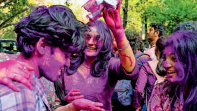 Wishing you a warm Holi! Mercury may hit 34°C in Delhi today, even higher over next 2 days