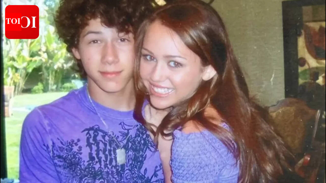 Miley Cyrus and Nick Jonas' throwback photos resurface; 'Niley' fans revisit LOVE TRIANGLE with Selena Gomez