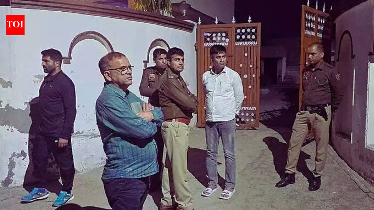 Bullets rain in Haryana: Man pumps 8 shots into wife outside home