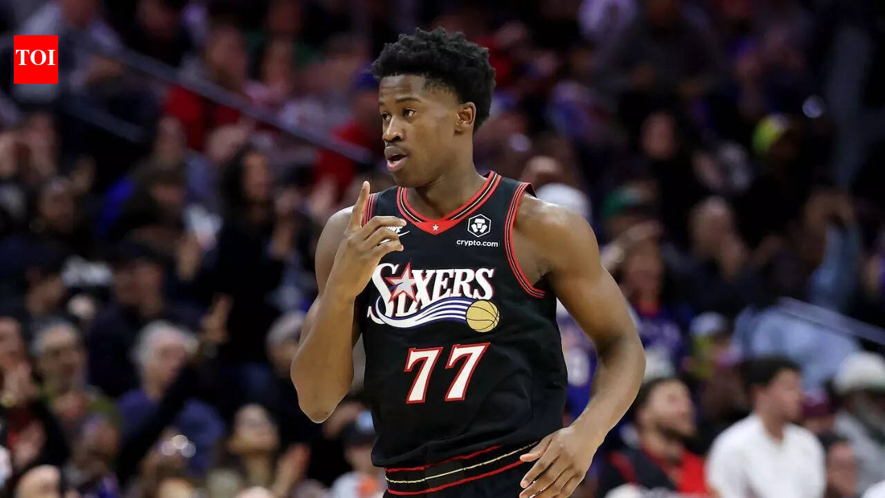 NBA injury update: 76ers star VJ Edgecombe exited game against Spurs after taking a hard fall