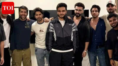 Ranbir Kapoor joins Aryan Khan, Varun Dhawan and others for a birthday bash with friends - PICS