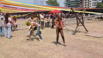 Steel lattice beam collapses during Holi party in Pune; 4 injured