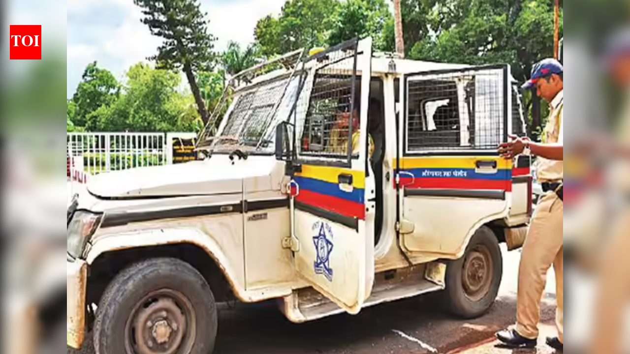 21-year-old man arrested for attacking traffic cop in Maharashtra's Vasai