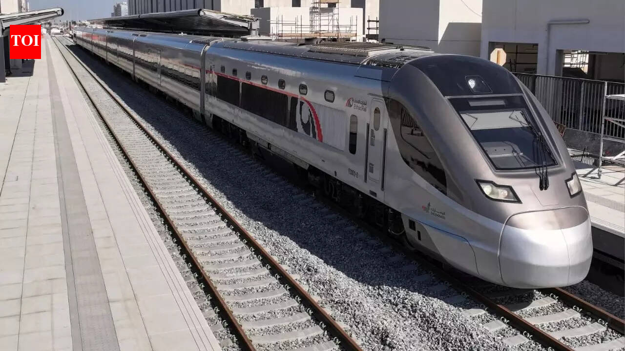 UAE residents return home on 3 exceptional Etihad Rail trains from Saudi border