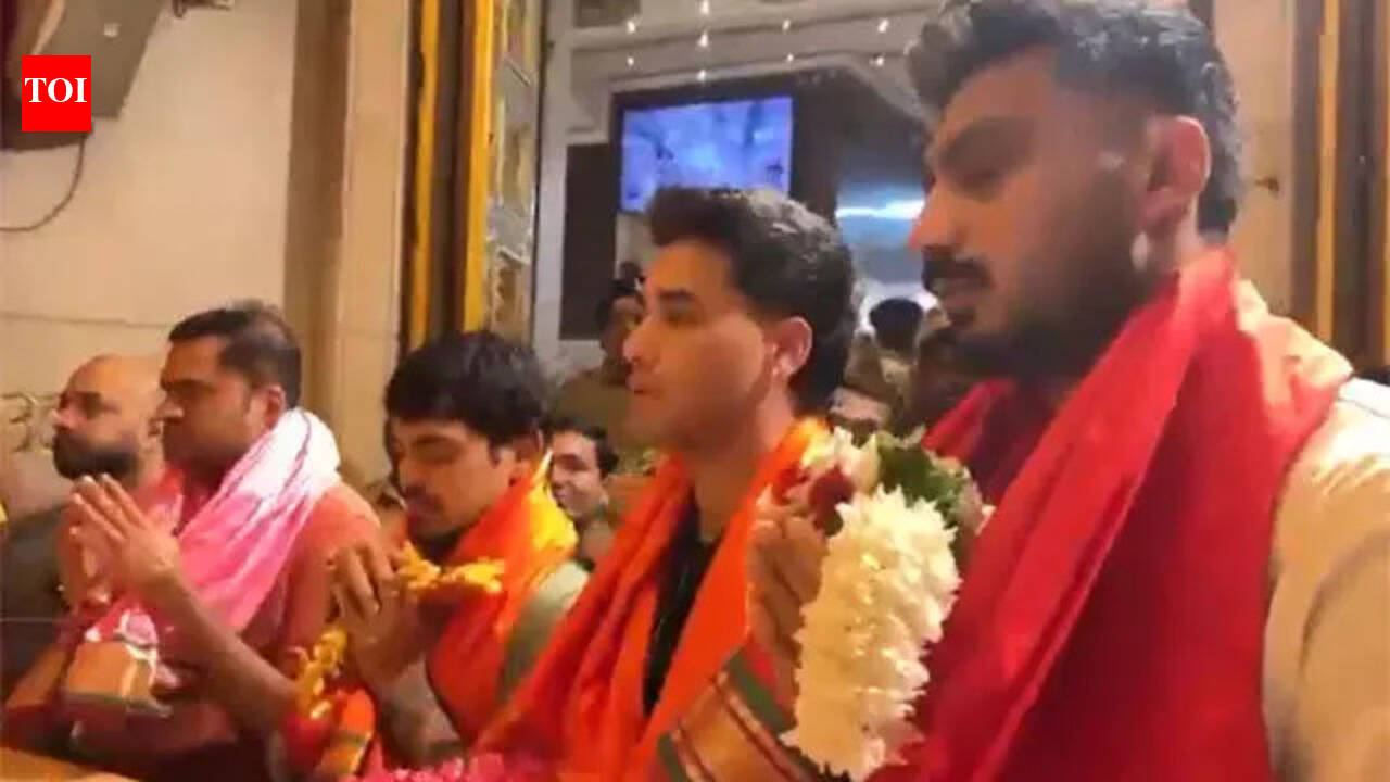 IND vs ENG: Team India seeks blessings at Siddhivinayak ahead of semifinal — Watch