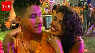Nick Jonas shares colorful throwback PIC with Priyanka Chopra: 'One of my favorite Holi memories'