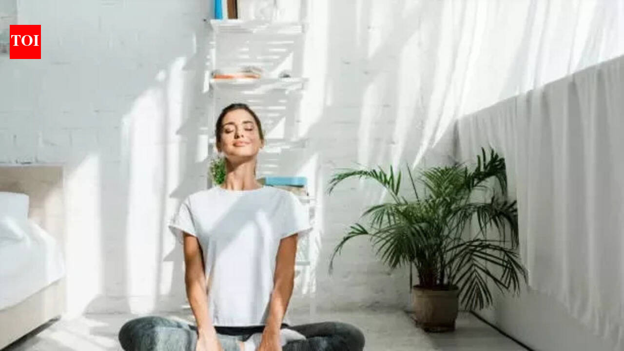 Thyroid imbalance and yoga: What science says about stress reduction, TSH balance and realistic healing expectations