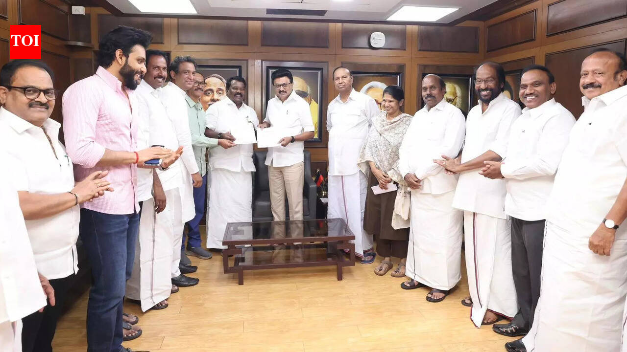 28 seats and a Rajya Sabha berth: Congress seals Tamil Nadu poll pact with DMK
