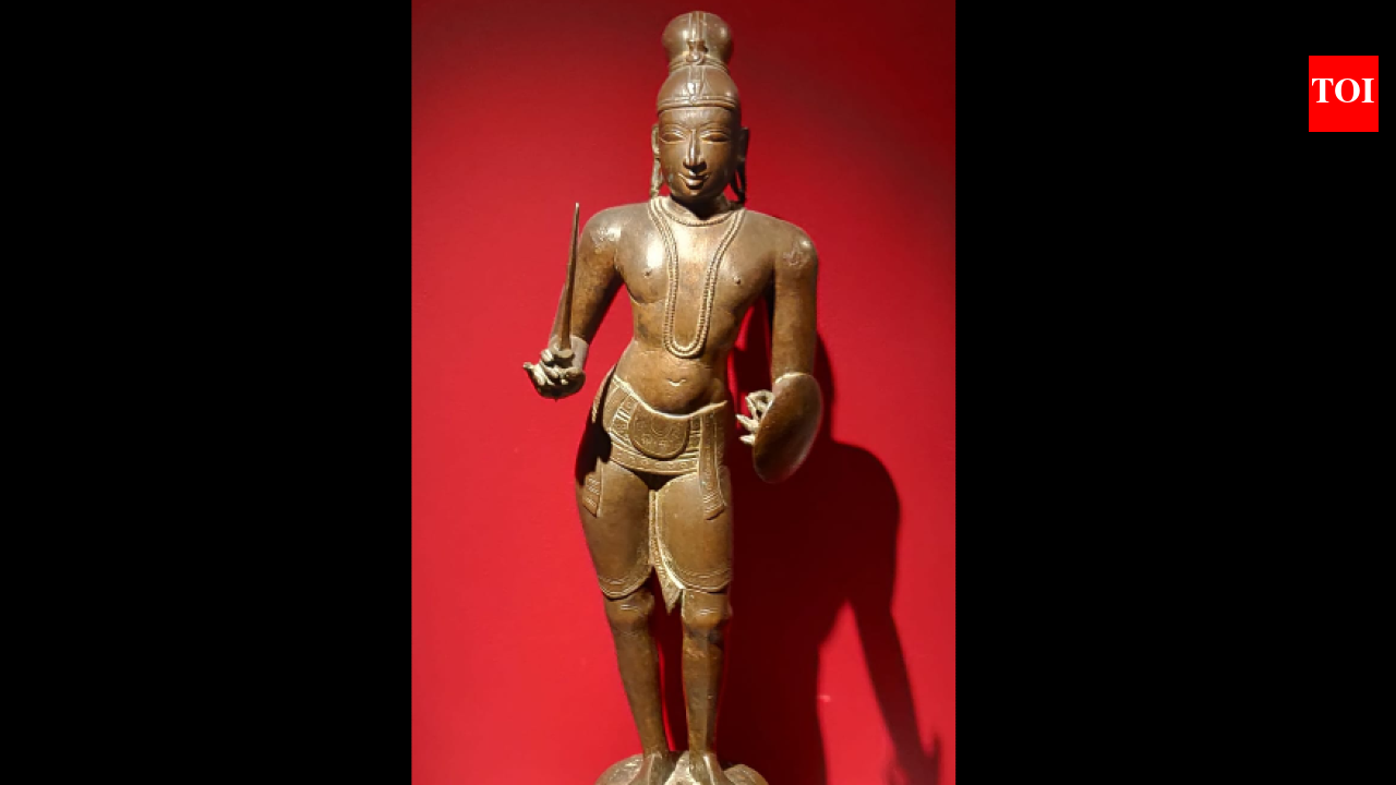 Oxford's Ashmolean Museum returns stolen Tirumangai Alvar idol to