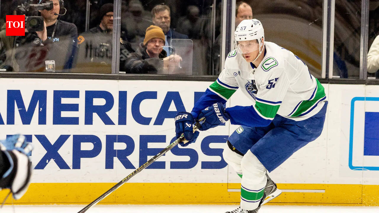 Dallas Stars acquire defenseman Tyler Myers from Vancouver Canucks ahead of NHL trade deadline