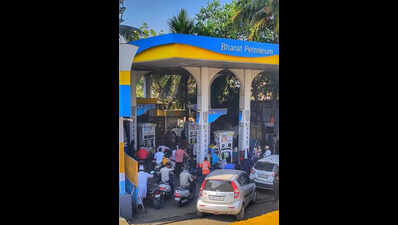 Oil companies say Nagpur depots have enough petrol and diesel stock