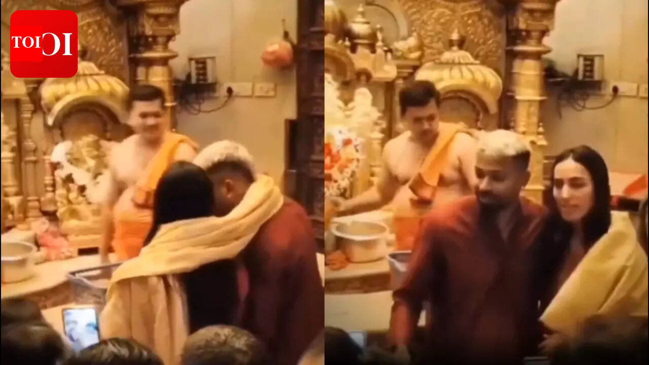 Hardik Pandya shares a shawl with girlfriend Mahieka Sharma at Siddhivinayak temple as they seek blessings - WATCH