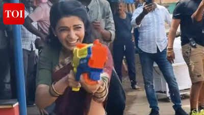 Samantha Ruth Prabhu celebrates FIRST Holi post-wedding to Raj Nidimoru with crew on sets of 'Maa Inti Bangaaram' - Watch