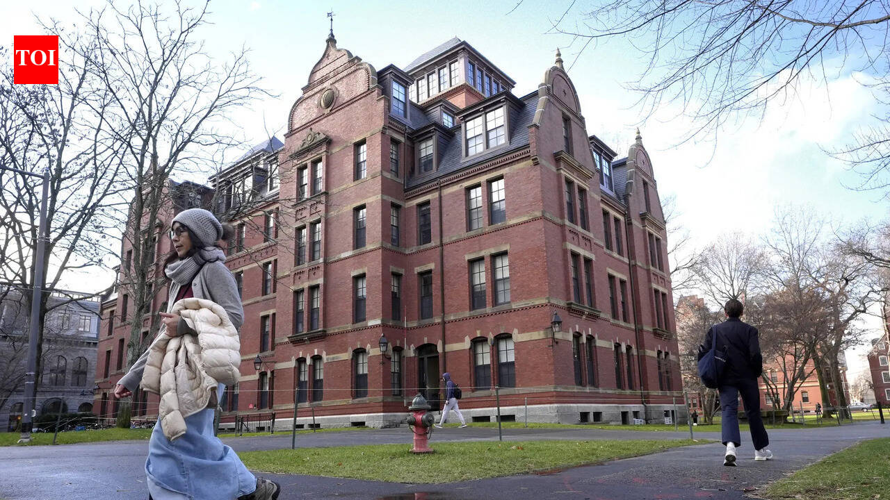 Harvard’s budget deficit pushes 25% cut to non-tenure-track faculty in Arts and Sciences