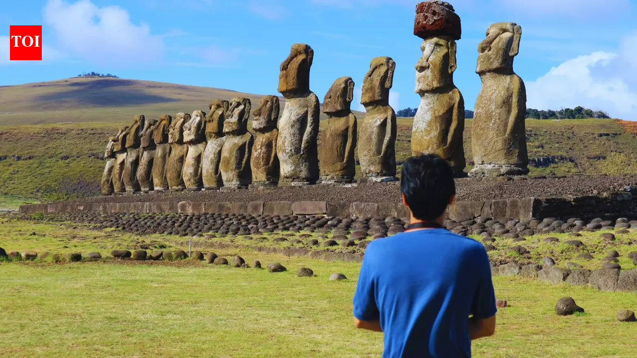5 unusual sculptures around the world that tourists can’t stop photographing
