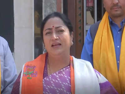 'हम इस मांग को पूरा करने जा रहे हैं': दिल्ली की मुख्यमंत्री रेखा गुप्ता ने आईएसबीटी पर नए फुट ओवरब्रिज की आधारशिला रखी