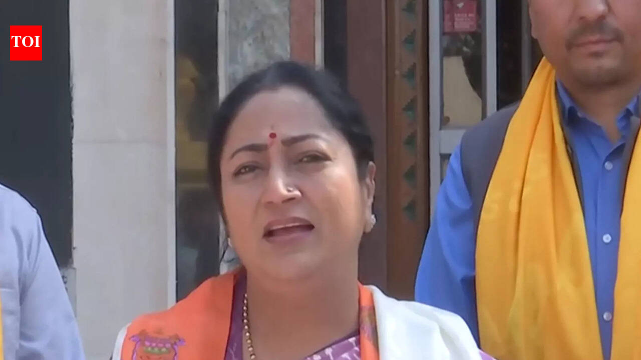 'We are going to fulfil this demand': Delhi CM Rekha Gupta lays foundation stone for new foot overbridge at ISBT