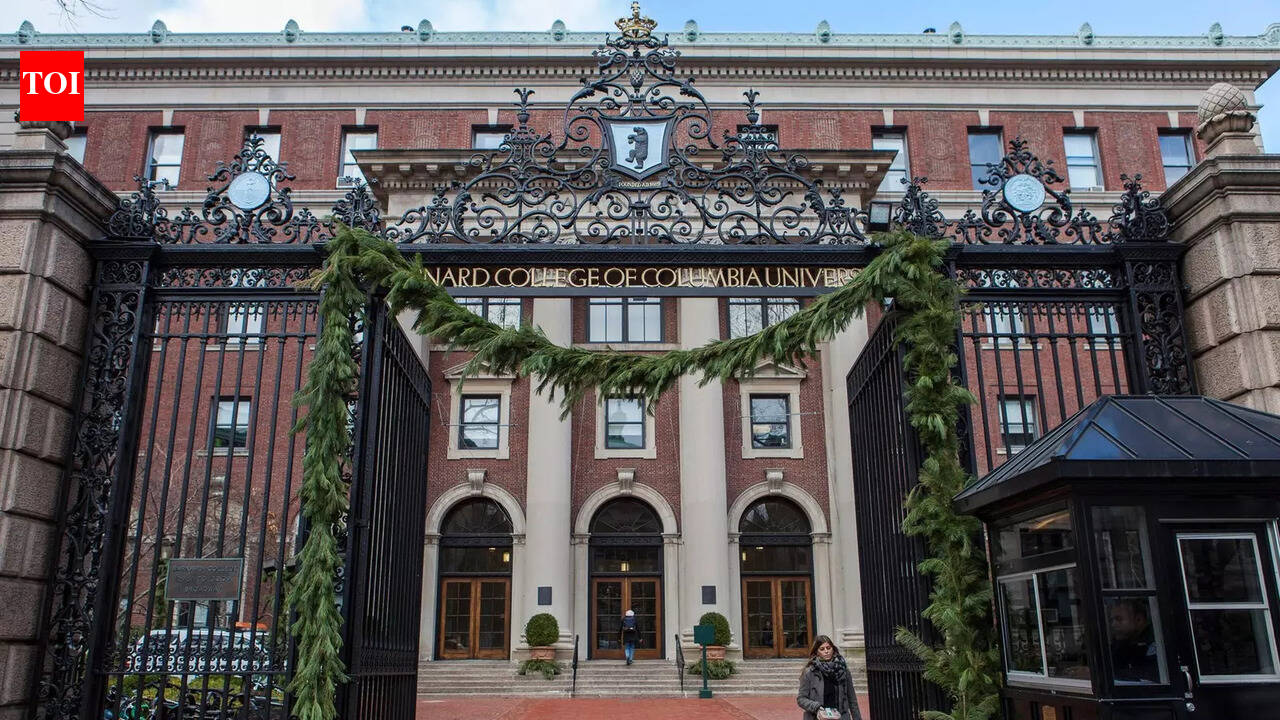 परिसर में ICE की चिंताएँ बढ़ने पर बर्नार्ड ने कानून प्रवर्तन को प्रवेश करने से रोक दिया