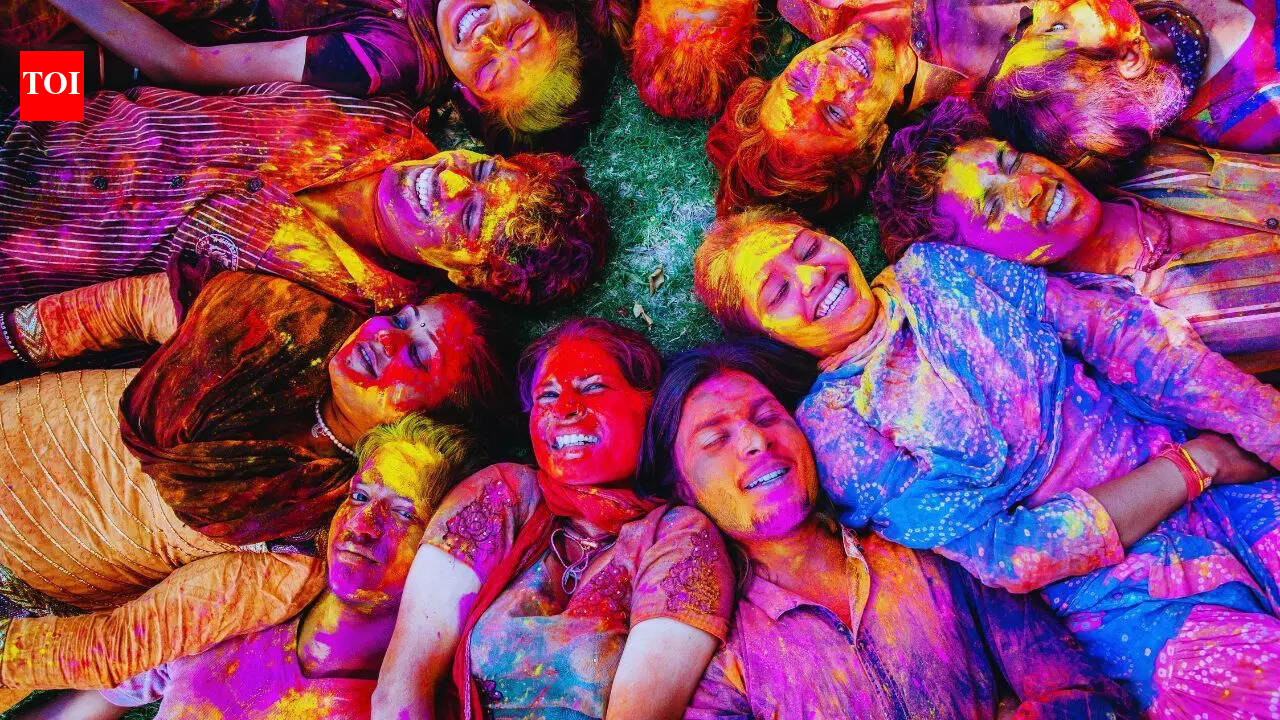 5 effective ways to remove Holi colours from your stained clothes; number 2 works the best
