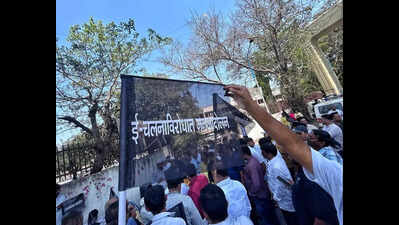 Transporters defer strike in evening, but several commuters struggle through the day