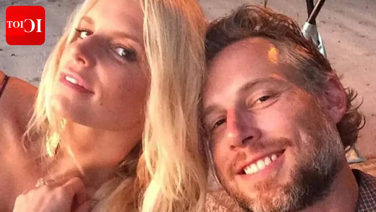 Jessica Simpson and ex-Eric Johnson live together, aim to sell family home soon - Reports