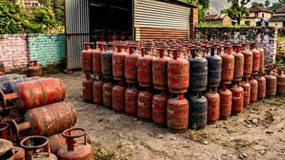  Emergency powers invoked, India asks refiners to step up LPG output to avoid cooking gas shortage - report