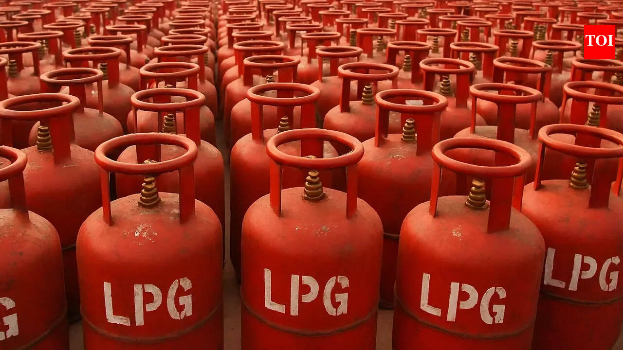 US-Iran war impact: Emergency powers invoked, India asks refiners to step  up LPG output to avoid cooking gas shortage - report - The Times of India