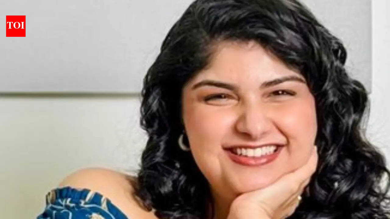 Anshula Kapoor spots Robert Downey Jr. in Singapore; Arjun Kapoor REACTS to ‘Someone pinch me’