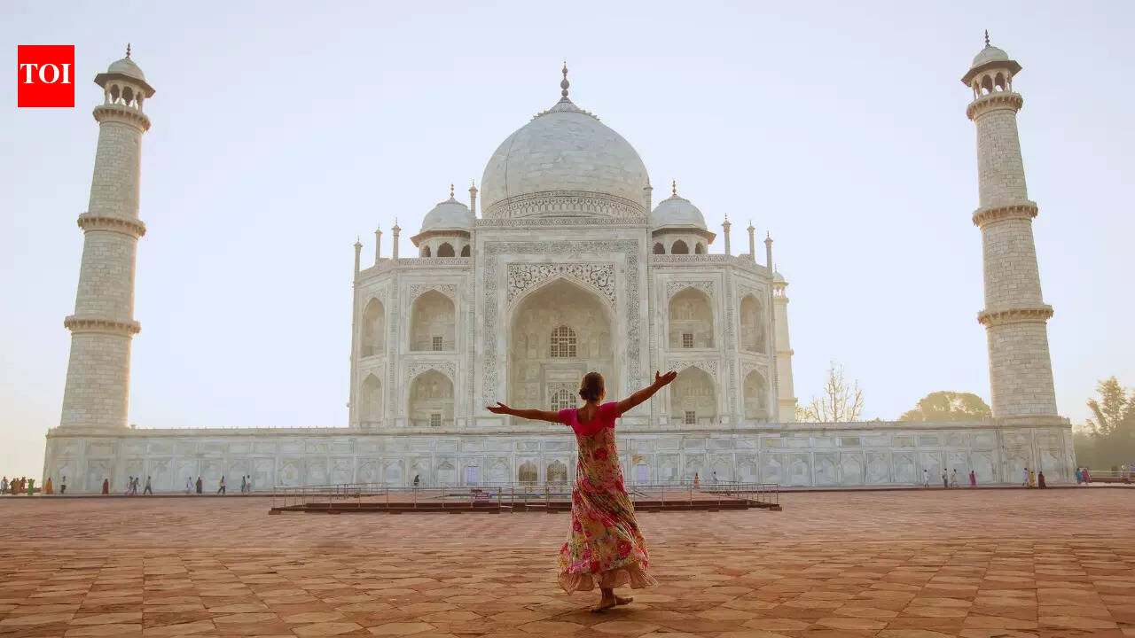 6 stunning monuments around the world that were built for love and their stories