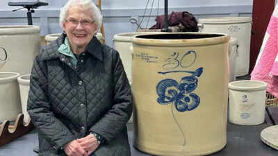 Nebraska woman’s $20 crock becomes auction surprise, selling for a whopping $32,000