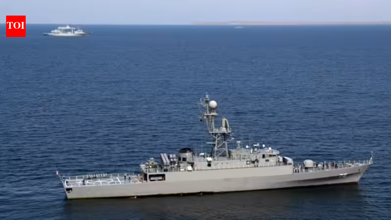 अमेरिका द्वारा आईआरआईएस देना को डुबाने से कुछ दिन पहले भारत ने एक और ईरानी जहाज को सुरक्षित बंदरगाह दिया था | भारत समाचार