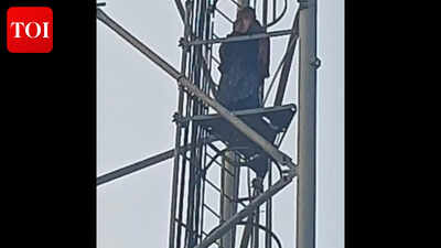 Girl climbs mobile tower Gopalganj, demands lover’s release from police custody