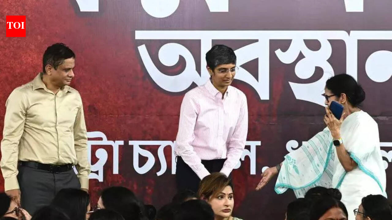 Menaka, Rajeev debut on political stage