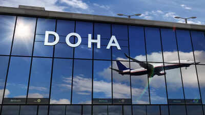 ইরান এবং মার্কিন-ইসরায়েল যুদ্ধের মধ্যে কাতার আংশিকভাবে আকাশপথ পুনরায় চালু করেছে: উপসাগর জুড়ে ক্ষেপণাস্ত্র হামলা অব্যাহত থাকায় সীমিত ফ্লাইটের অনুমতি দেয়