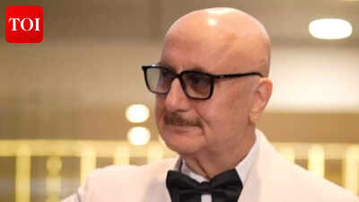 Anupam Kher gets overwhelmed to receive appreciation letter from the 'Baap' of Bollywood Ramesh Sippy