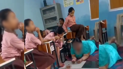 UP headmistress gets foot massage from Class 5 students during school hours, suspended after video goes viral