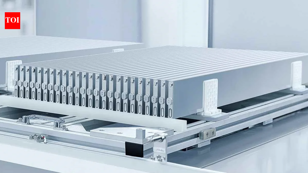 BYD debuts second-gen blade battery with 5-minute flash charge