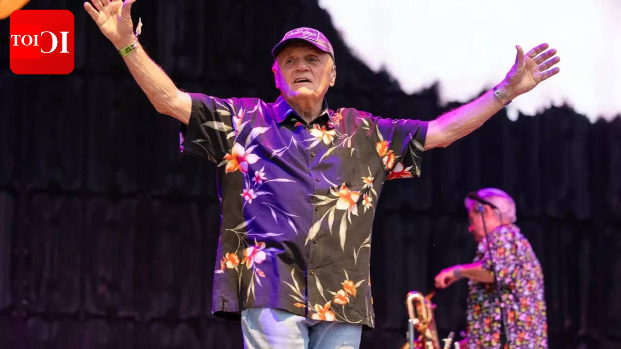 ‘The Beach Boys’ Bruce Johnston announces end of touring after 61 years, but with a twist: ‘This isn’t goodbye’