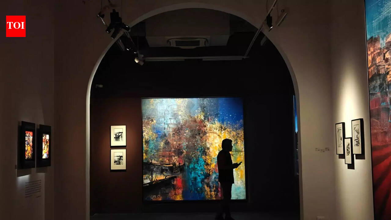 From Varanasi to Venice: Artworks capture the language and play of light