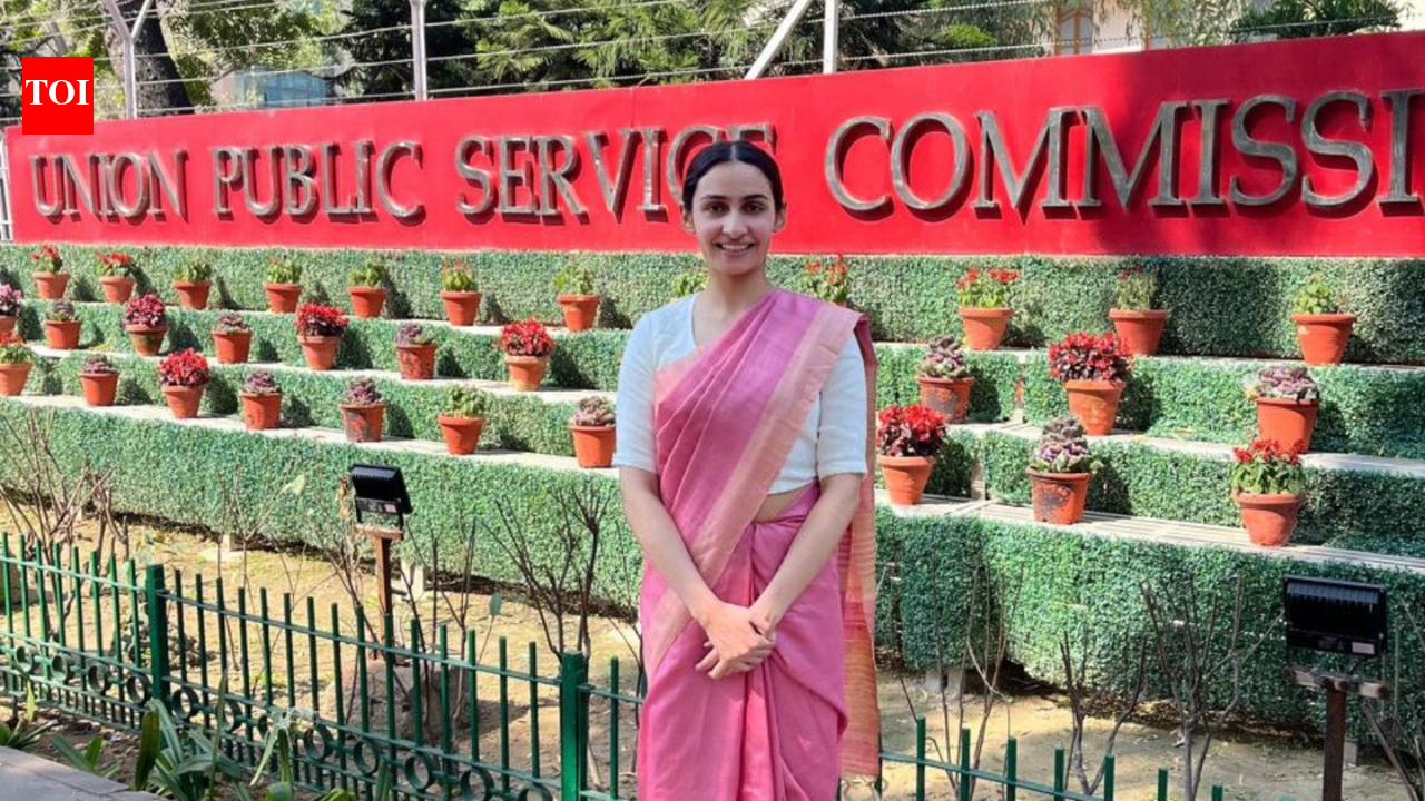 Meet Bhavika Chopra: St Stephen’s economics graduate who rose from AIR 476 to AIR 25 in UPSC 2025