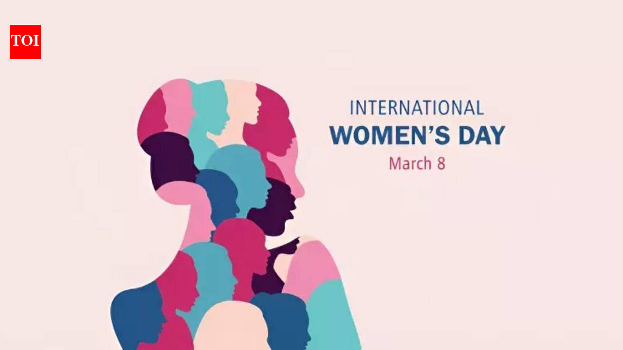 Dhanbad school felicitates women achievers