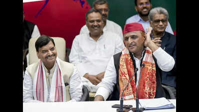BJP hatching conspiracies to defame SP, claims Akhilesh