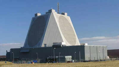 ईरान मिसाइलें रॉक गल्फ: संयुक्त अरब अमीरात, कतर, बहरीन में विस्फोट और सऊदी वायु रक्षा अवरोधन हमले