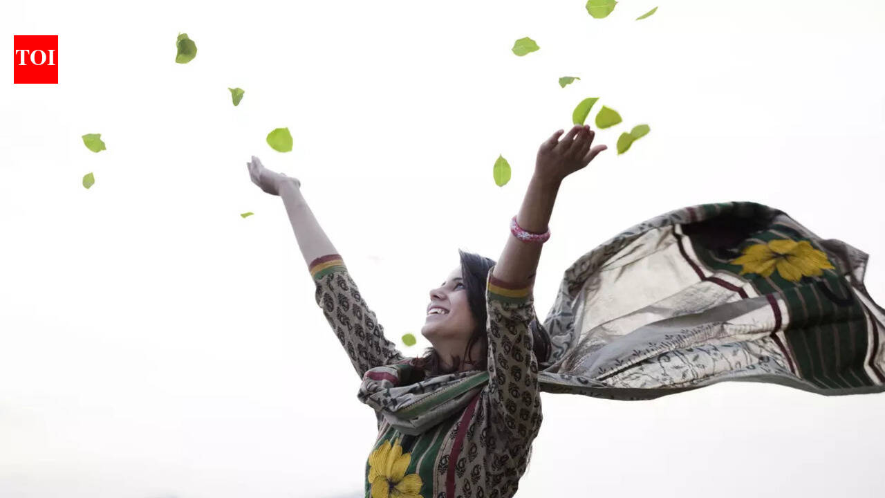 Happy Women’s Day 2026: Best Women’s Day Wishes and Messages for Girlfriend, Wife, Mother, Sister, Colleagues and Teachers