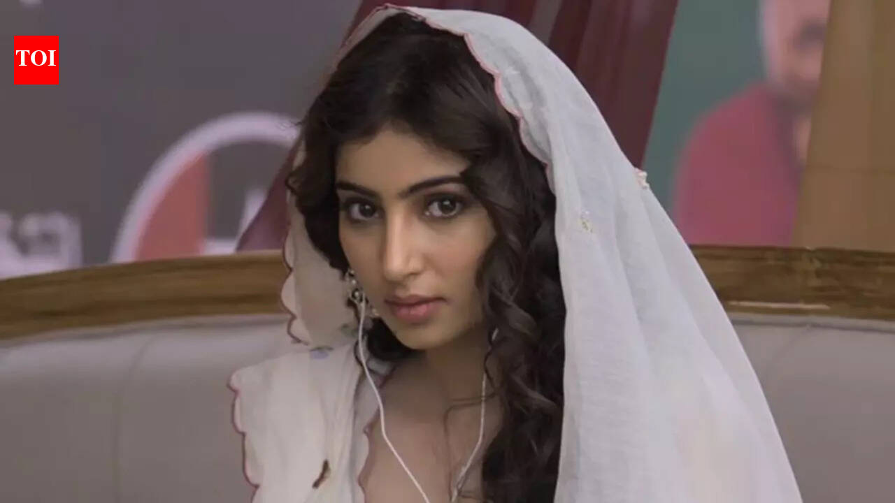 'Dhurandhar The Revenge' trailer: Sara Arjun’s face-off with Ranveer Singh has fans predicting if Hamza's cover is blown?