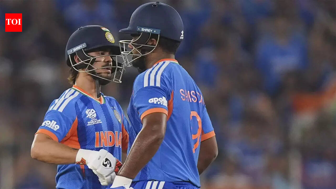 IND vs NZ Final LIVE: Sanju, Ishan, Surya fall in 1 over