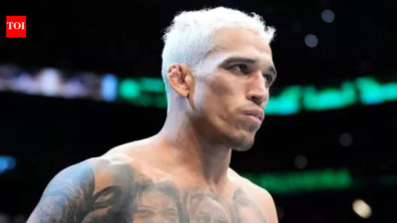“He’s in love with me”: Charles Oliveira trolls Dan Hooker after he mocks Brazilian lightweight’s emotional BMF win over Max Holloway