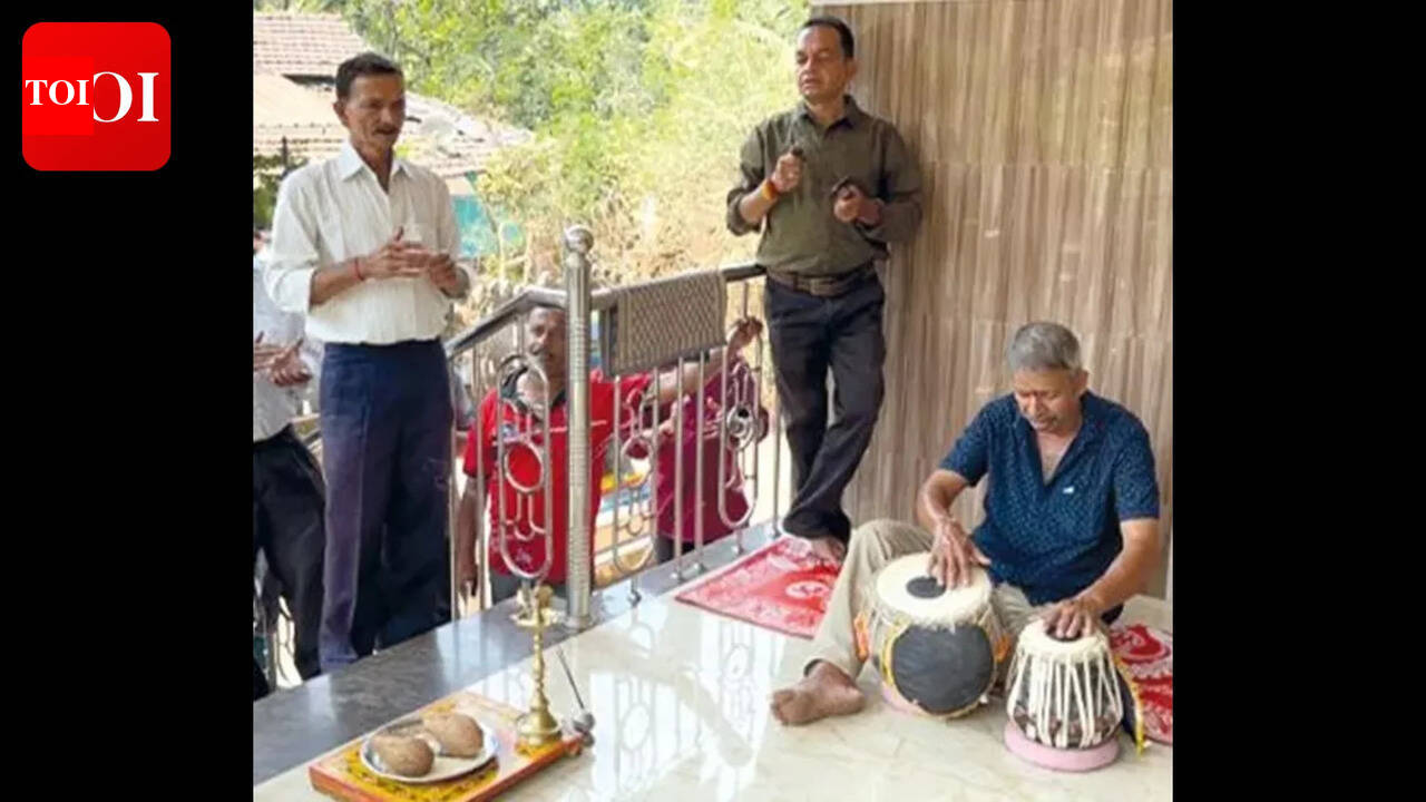 Goan lavani’s musical hymns decorate streets on Shigmo