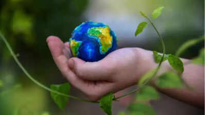 Women in Pratapgarh pledge to protect environment, plant saplings