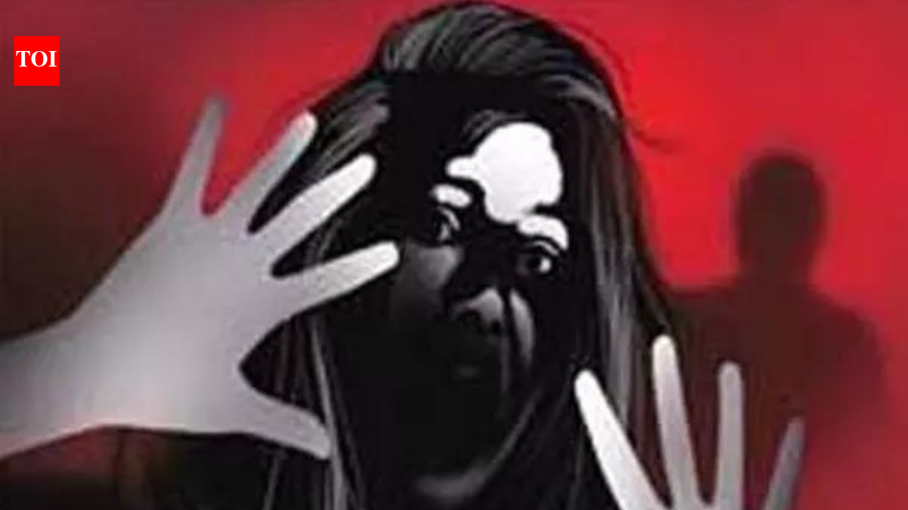 Boys, aged 10 & 12, lure minor with berries, rape her in Hathras